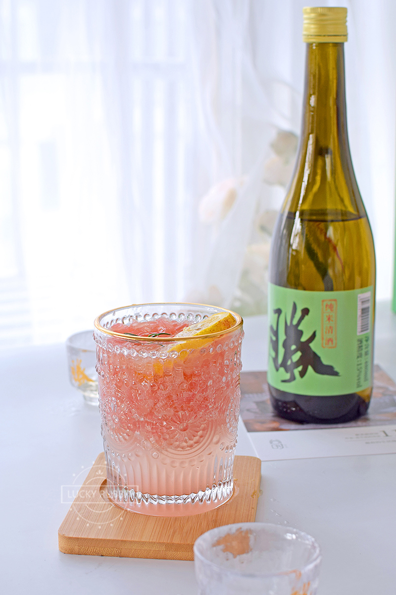 刚到手就拆开的好礼,做一杯少女心饮料,闺蜜看了开车过来喝