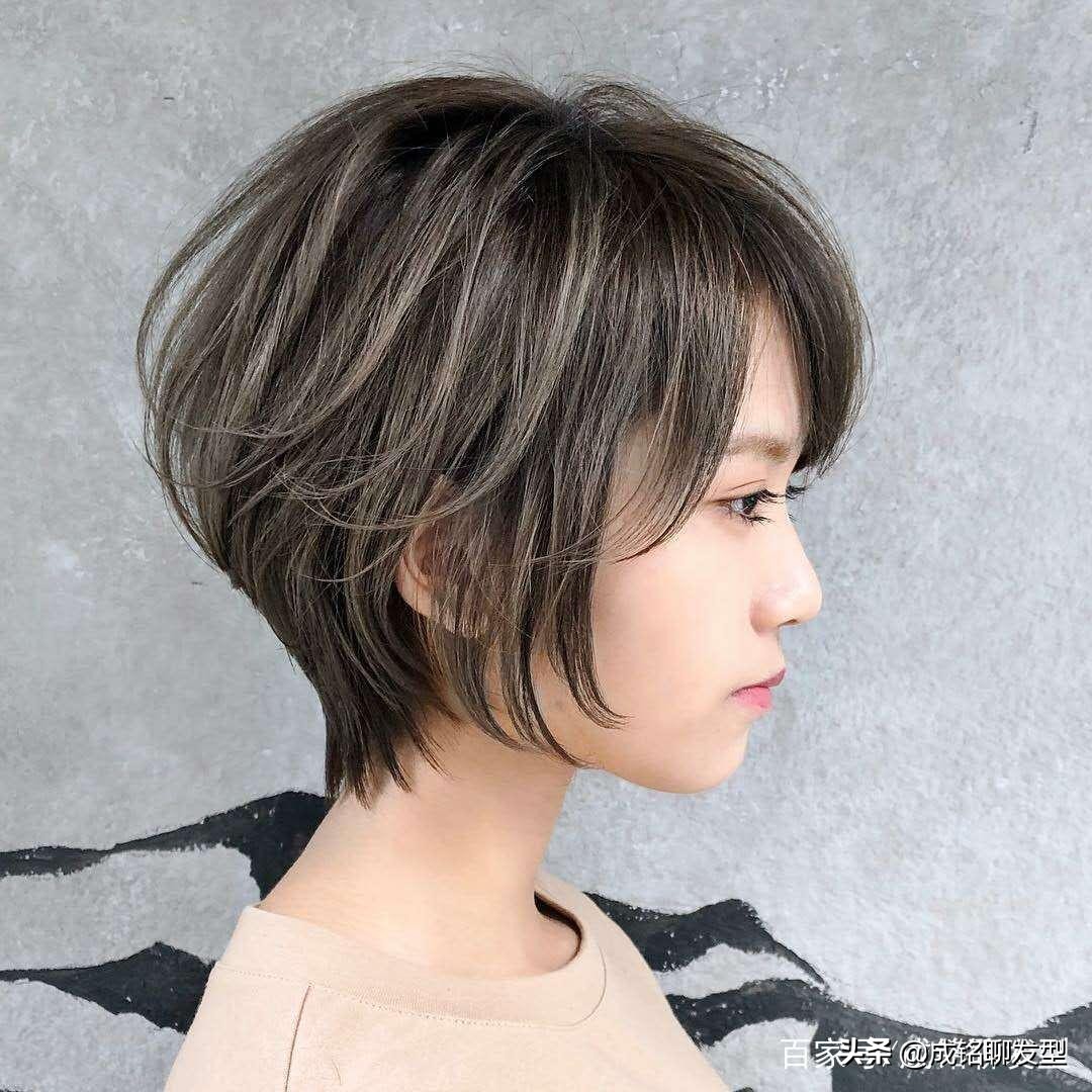 今年最受欢迎的一款短发洋气减龄,2019最流行时尚减龄的短发图片