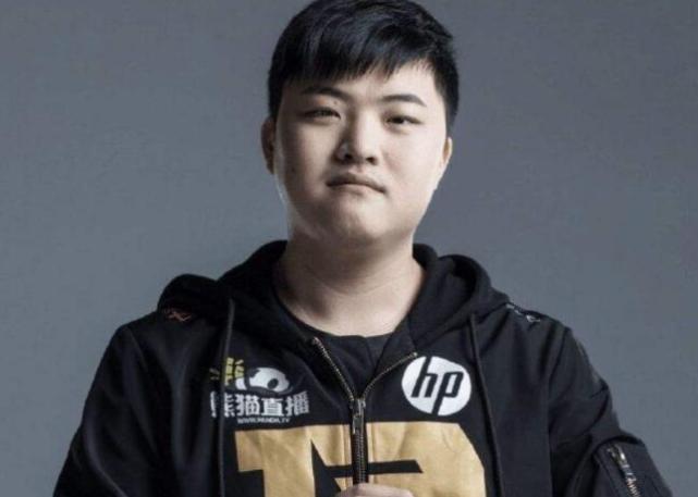 辅助游走对ADC影响有多大？Uzi：对面是职业选手我直接自闭被打穿