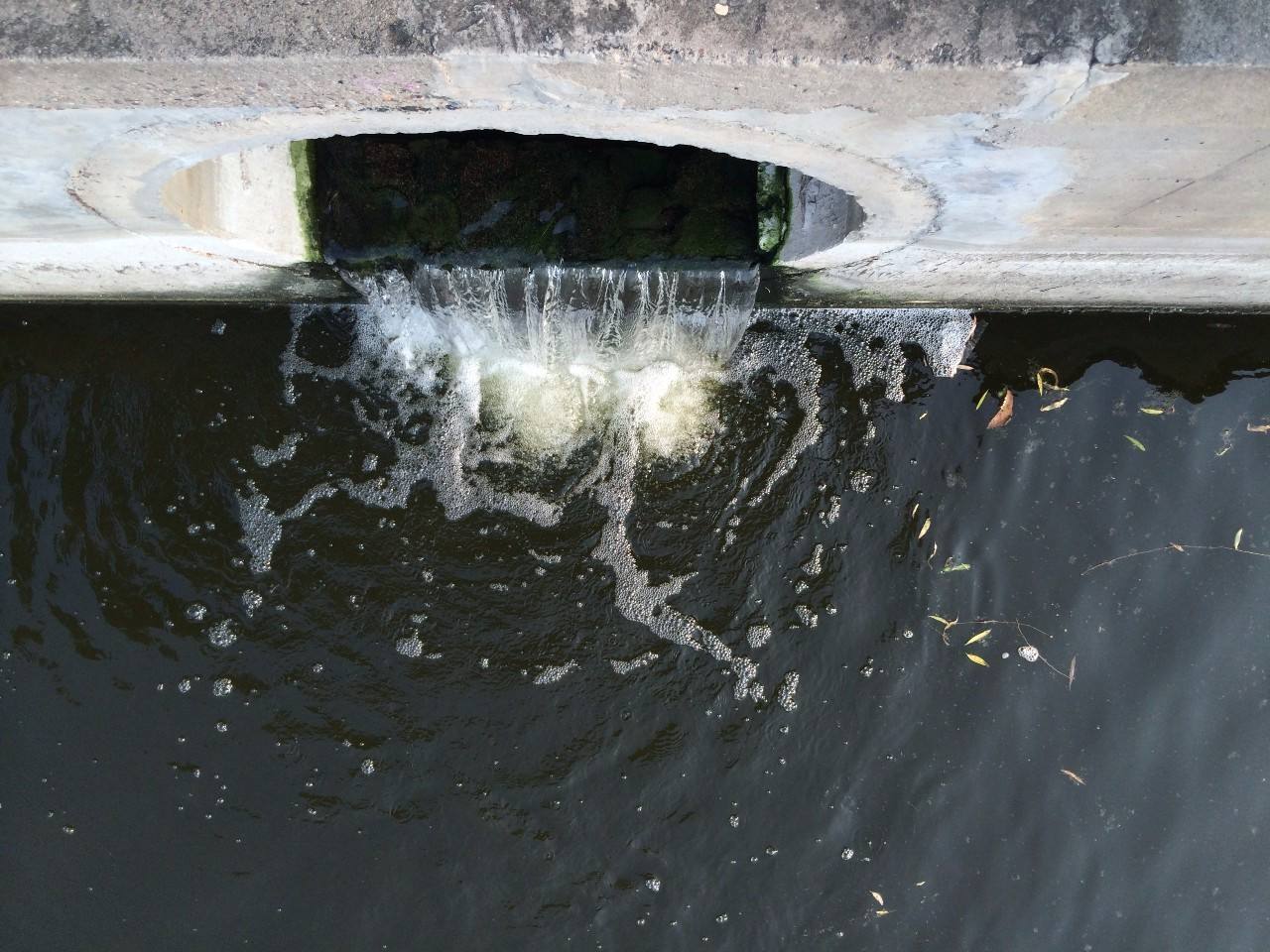 若无环保观，一只钩对鱼也具有*伤杀**力