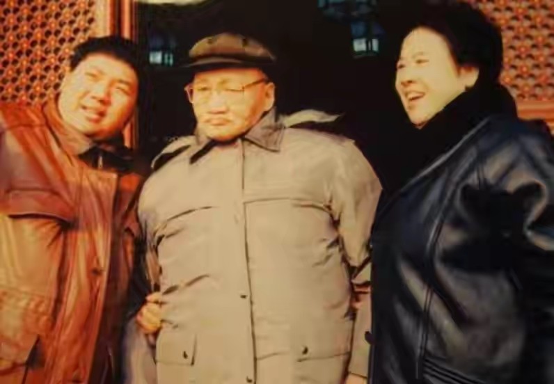 毛主席的唯一孙媳妇刘滨,26岁嫁给*新宇毛**,邵华:你应该去读书