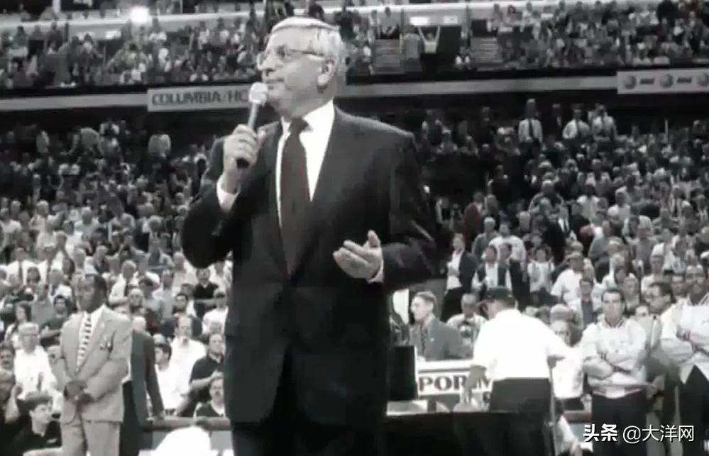 那个帮NBA敲开中国大门的人，走了