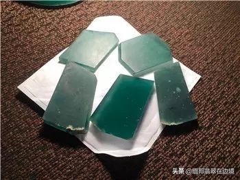 罕见的冰种翡翠,切出罕见冰翡翠