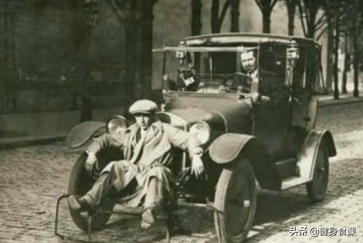 健身肌肉训练何时食用蛋白粉,肌肉男喝蛋白粉还是增肌粉