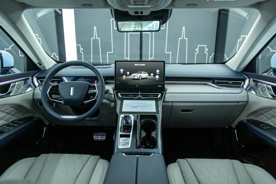 新款摩卡最新落地价格,17万落地买新摩卡