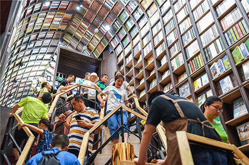 帮阿迪耐克卖鞋的滔搏运动赴港IPO；浩沙健身160家门店关闭或转让