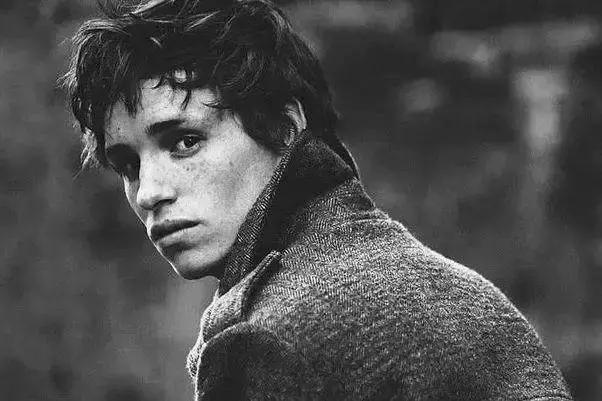 学习打球比赛两不误,学习踢球基本功