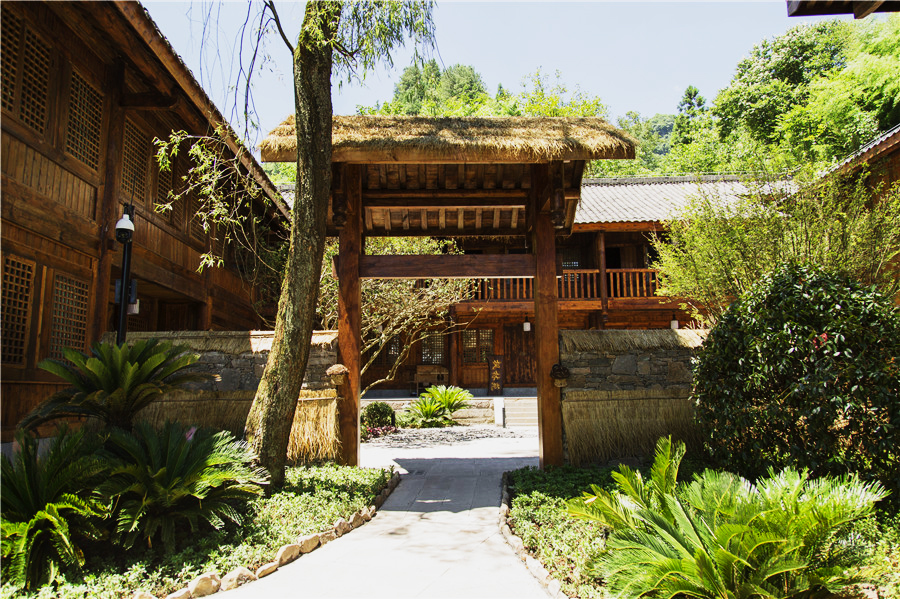 做旧家具,做民宿家具的一般用什么木头做