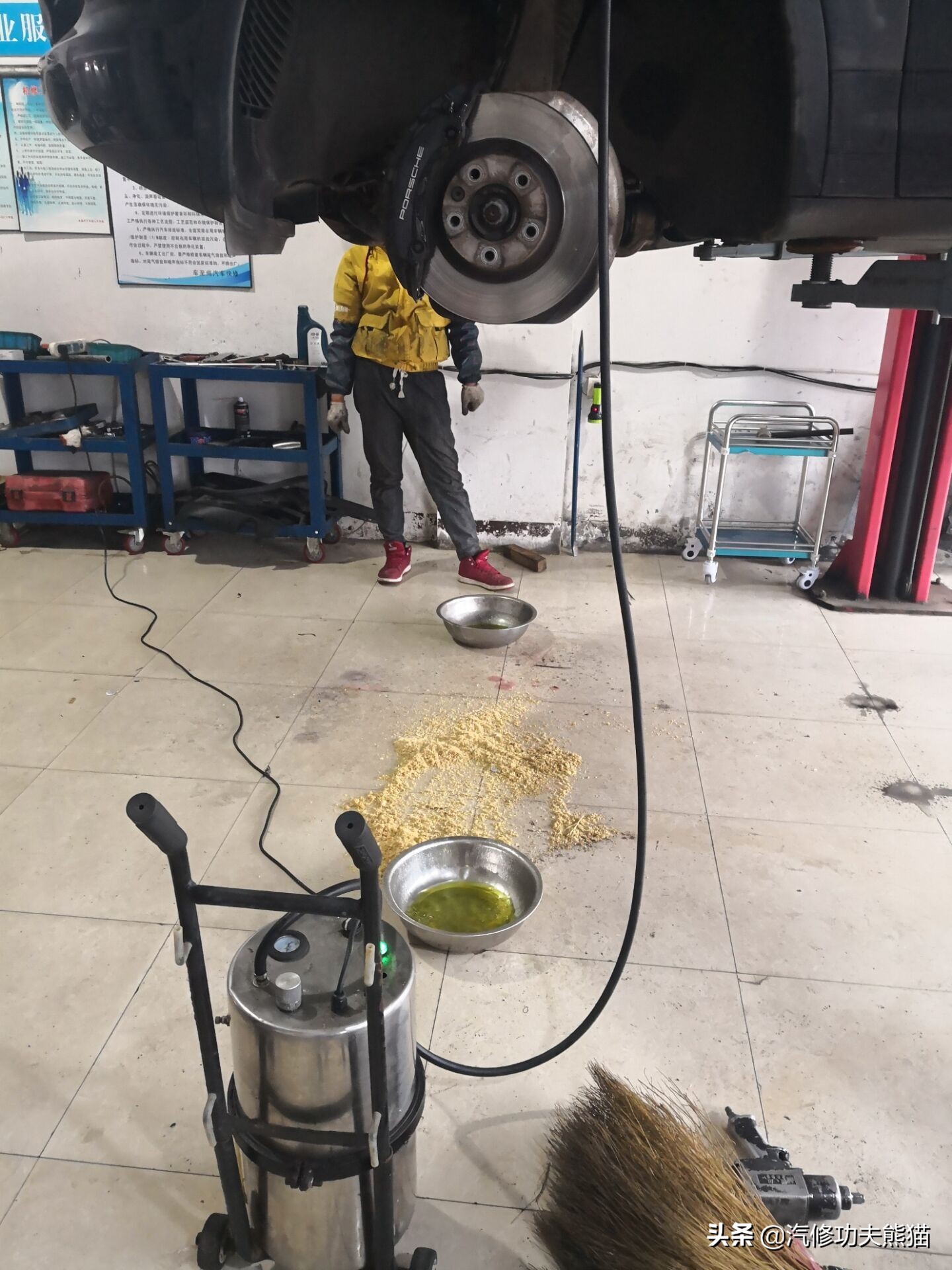 2020款保时捷卡宴s烧机油吗,保时捷卡宴免拆治理烧机油靠谱吗