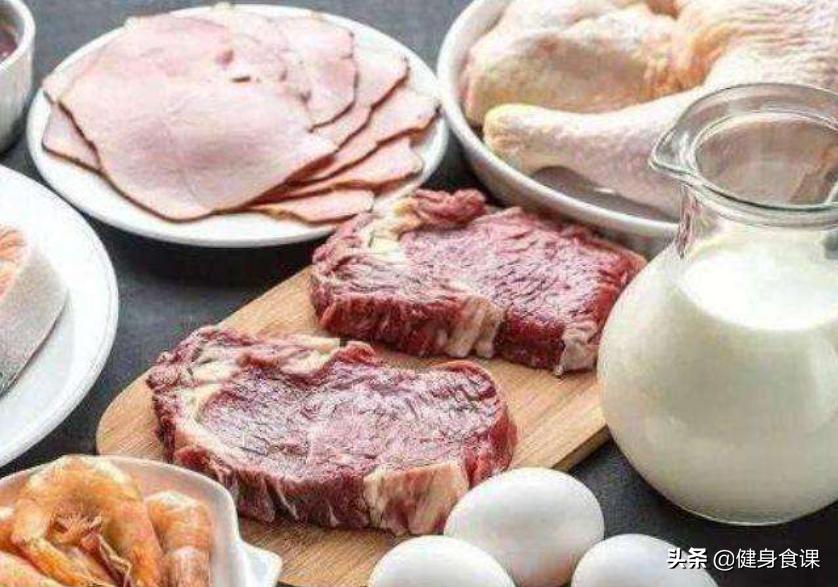 易建联喝蛋白质视频,易建联喝蛋白粉