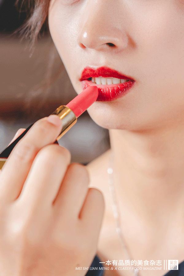 凌晨5点从尼罗河空运到昆明的小龙吓店,居然在卖ysl口红,只要28