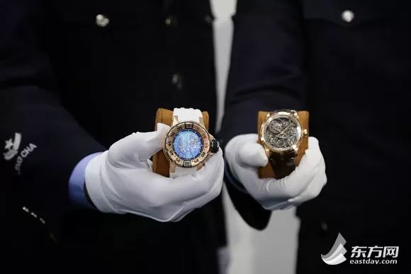 “这表没人告诉我的话,我以为撑死就2000块吧!”