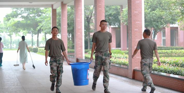 春晖学校抗洪,学校为抗洪官兵提供后勤保障