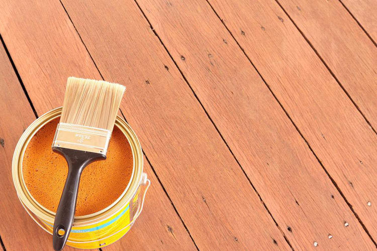 家里木地板很油怎么清理,家里木地板用久了有异味怎么办