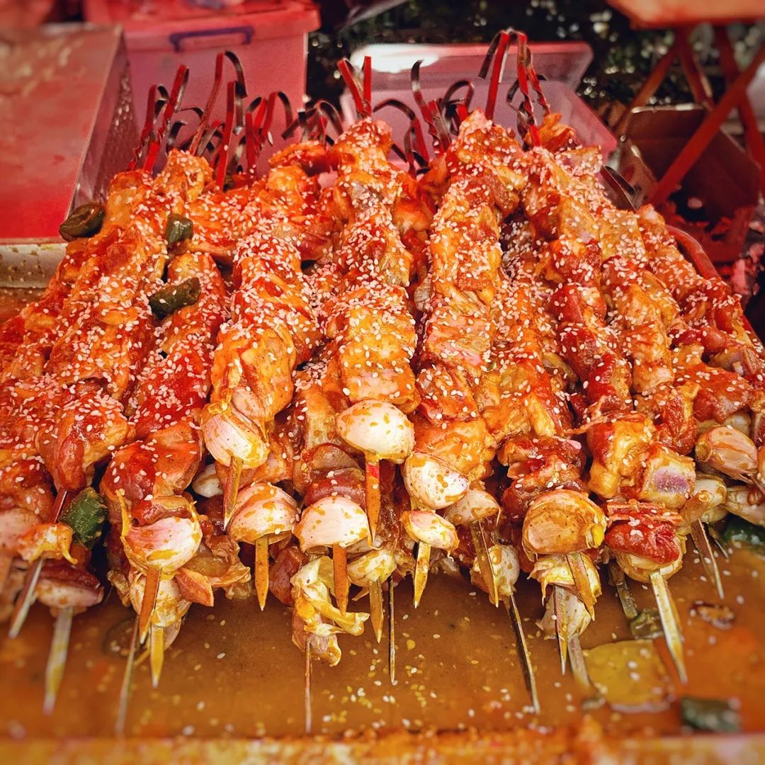 上海哪里有清真美食,上海网红广场美食街