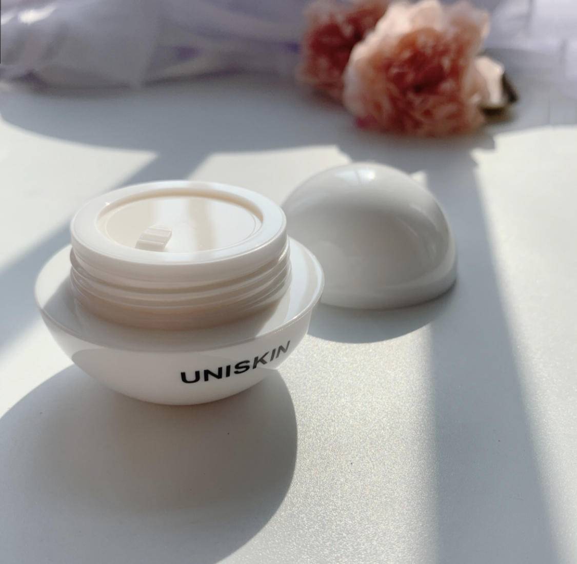 有句话说得好:美不美看脸,老不老看眼