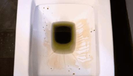 马桶有粪便堵了用水冲满了怎么办,马桶被鱼堵塞最快的疏通方法