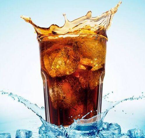 红色的可乐跟蓝色可乐区别在哪里,蓝色可乐和黑色可乐有什么区别