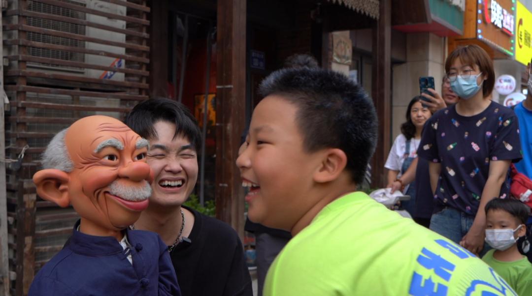 石家庄小伙用腹语拍段子年入千万,石家庄腹语小哥