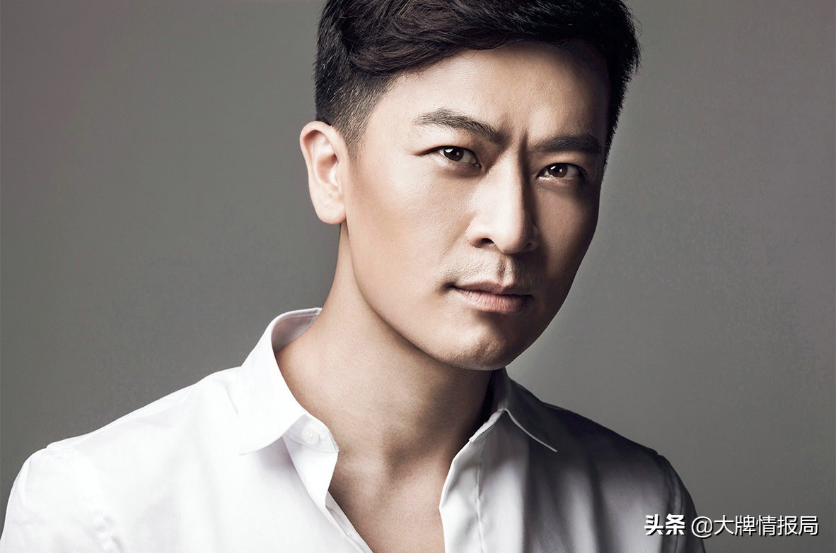 伪装者的经典片段胡歌怒怼靳东,众明星评价伪装者胡歌