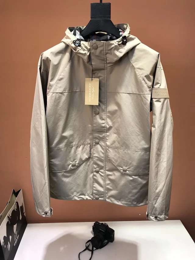 中国人穿巴宝莉风衣,澳门巴宝莉风衣