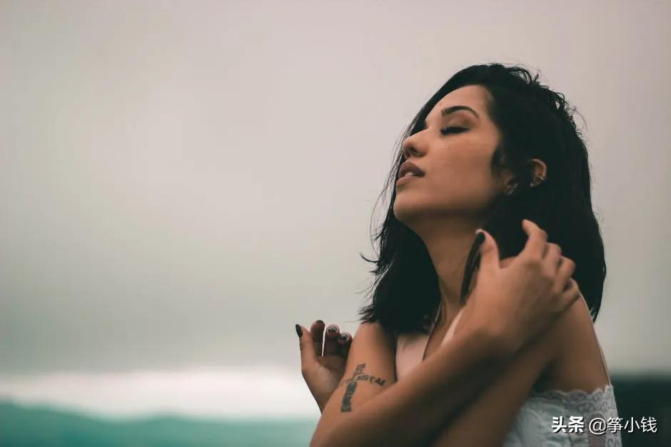 当众出丑怎么办,当众出丑了很尴尬很难接受怎么办