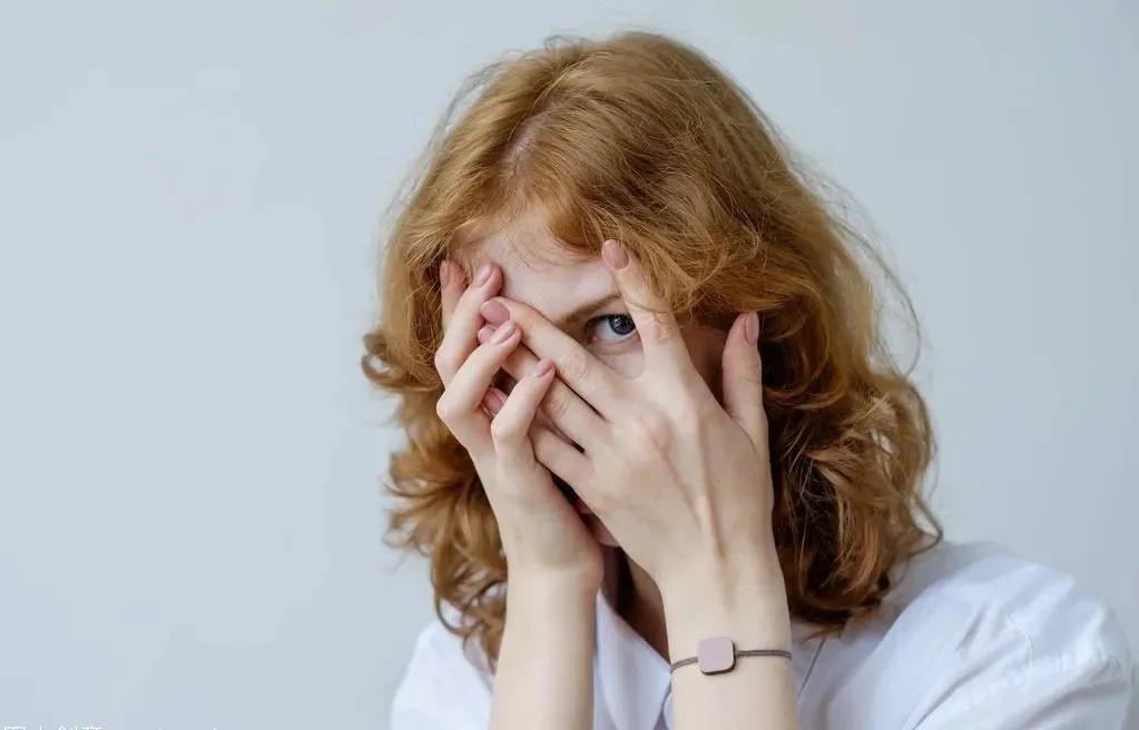 不敢看别人的眼睛眼神不自然,不敢看别人的眼睛什么心理