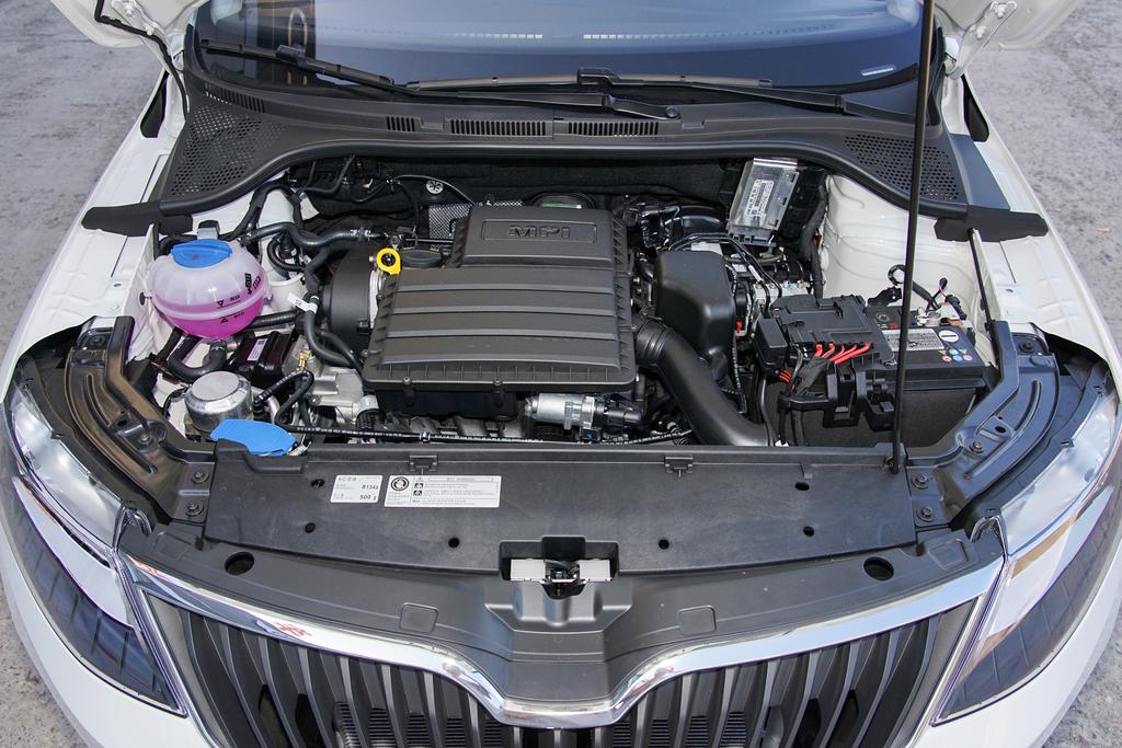 1.5l自吸发动机5w-30和5w-40,1.5l5挡手动变速箱能跑多少