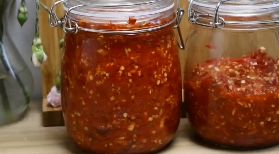 秘制剁辣椒可以做什么好吃的,爱吃辣椒的自己在家做