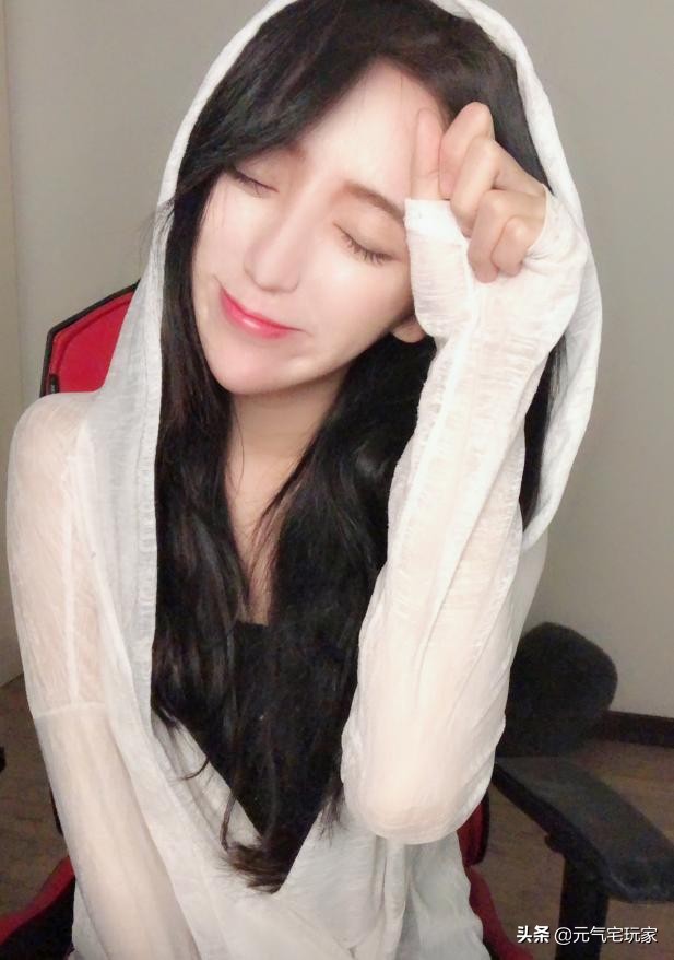 斗鱼一姐怎么样了,斗鱼一哥的悲惨下场