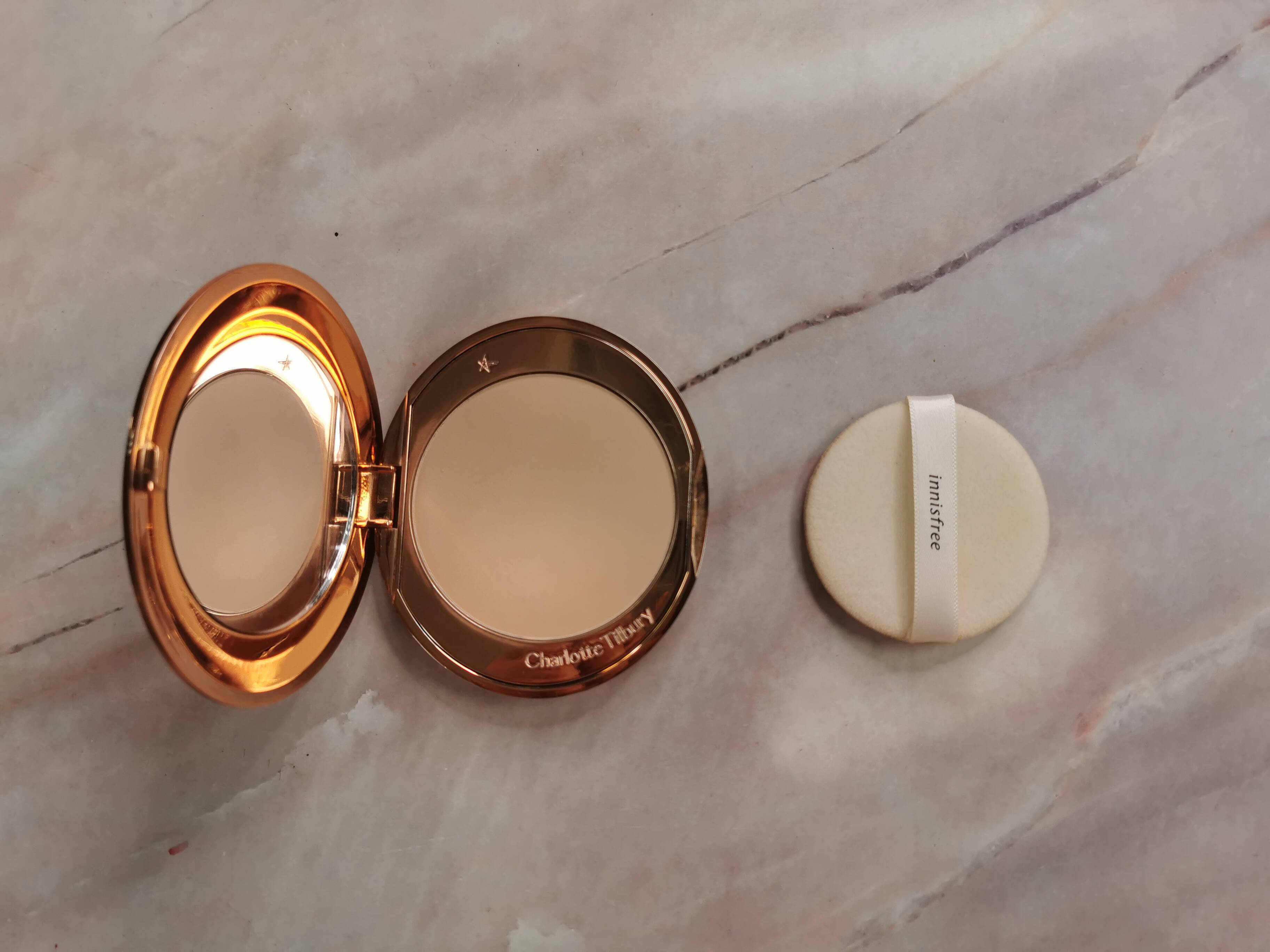 如何在夏天化个清爽的妆,你的夏日不脱妆小诀窍已经抵达