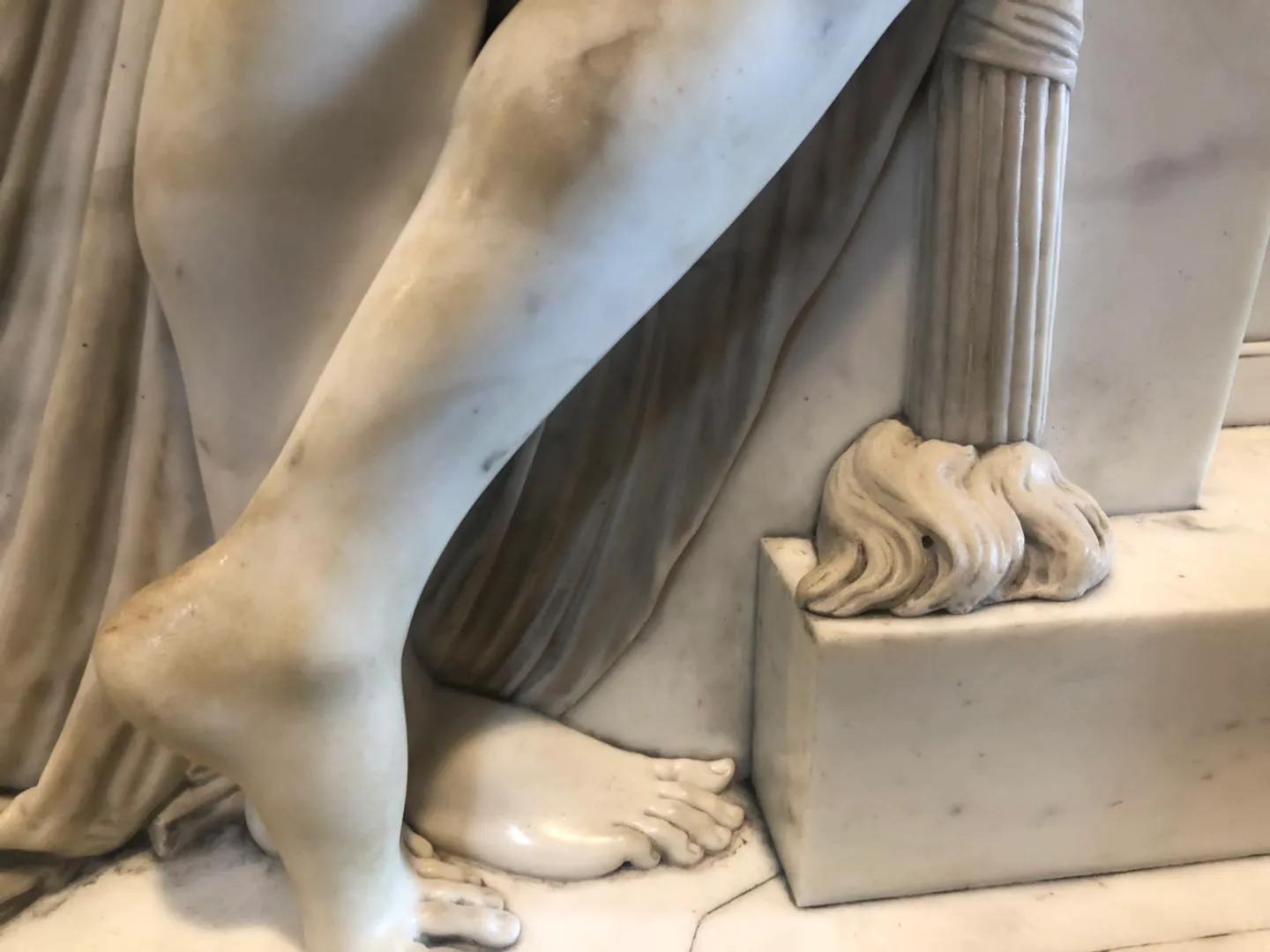 这是一把至今无人敢卖又浏览量奇高的手工石楠木黑丝蕾丝大腿斗