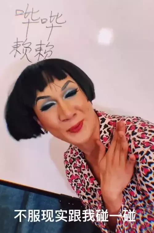 先天性唇裂男孩被抛弃,先天唇裂从小被母亲抛弃