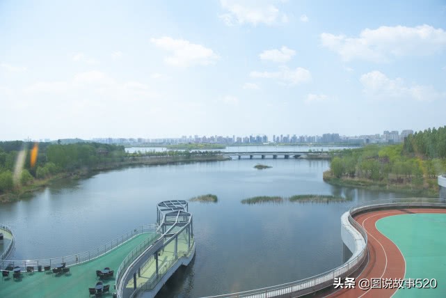 探秘国内首家足球酒店，满眼是足球，美食“跑鞋”装