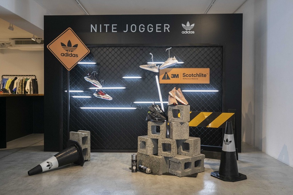 水原希子黑色照片,水原希子黑裙走秀