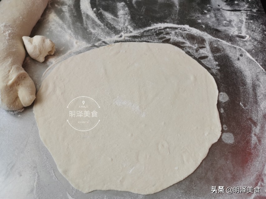 烙韭菜盒子用生鸡蛋,韭菜盒子里面的韭菜鸡蛋要炒熟吗