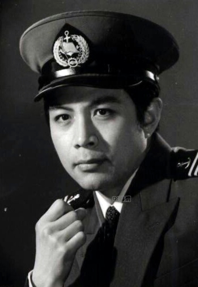 罕见老照片80年代男星,80岁老戏骨全部照片