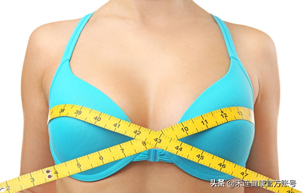 乳头上长了小黑点,是啥?可以抠掉么?