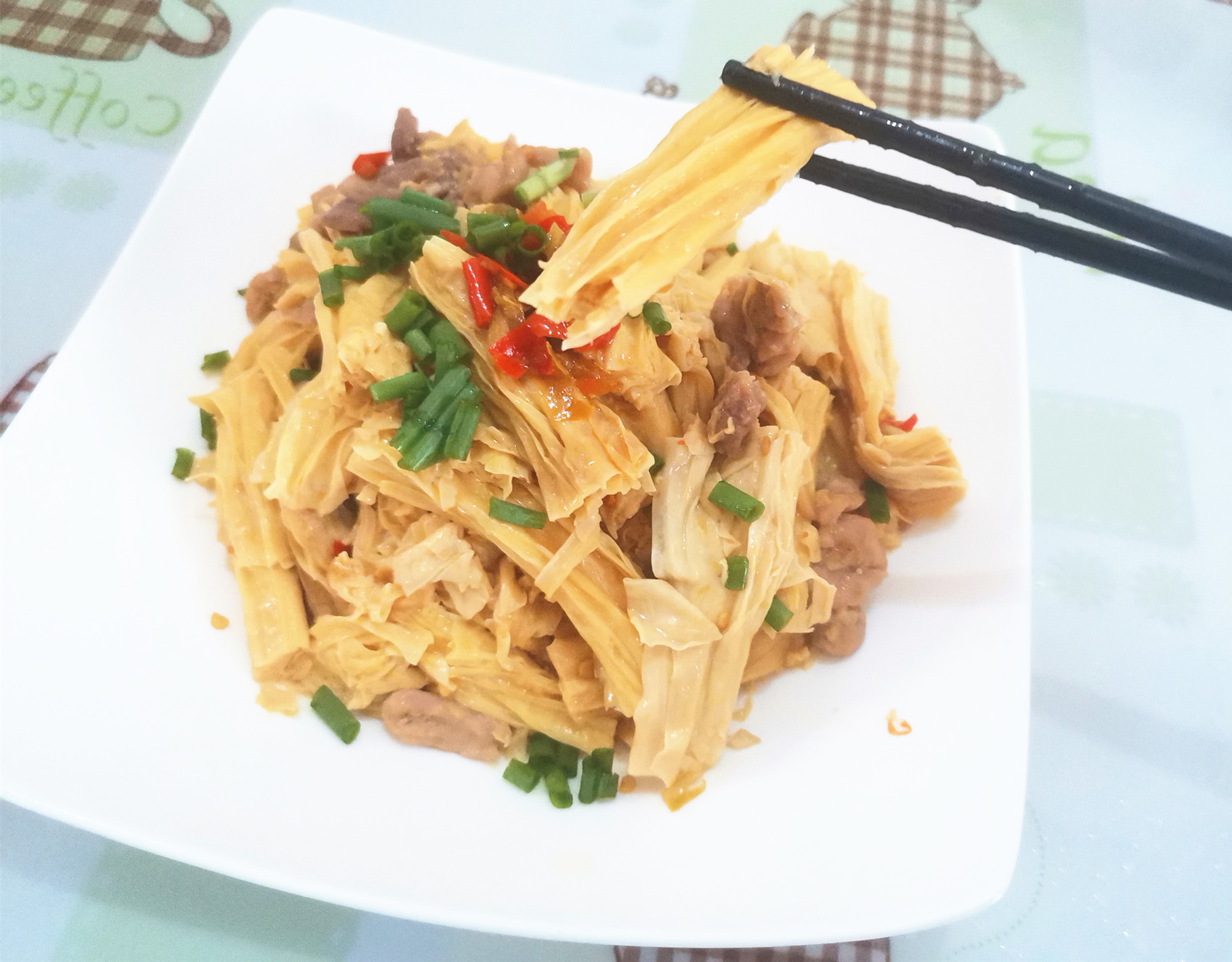 腐竹炒肉怎样做才能更好吃,腐竹炒肉怎么炒又嫩又好吃