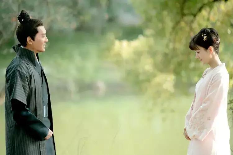 看腻了性冷淡的极简风,清冷系和性冷淡风