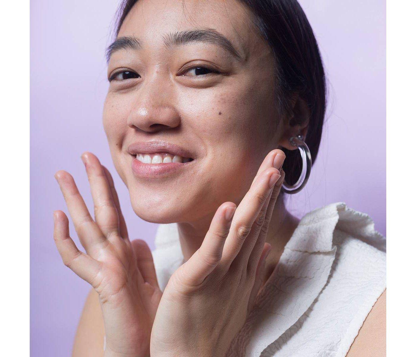 如何在夏天化个清爽的妆,你的夏日不脱妆小诀窍已经抵达