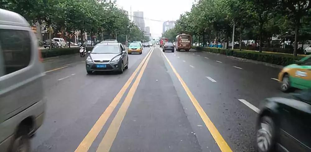 路口压线算违反禁止标线指示,开车压线几种情况扣分