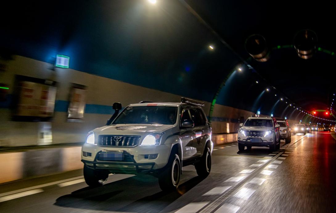 牧马人2.0t和普拉多4.0哪个好,普拉多与牧马人