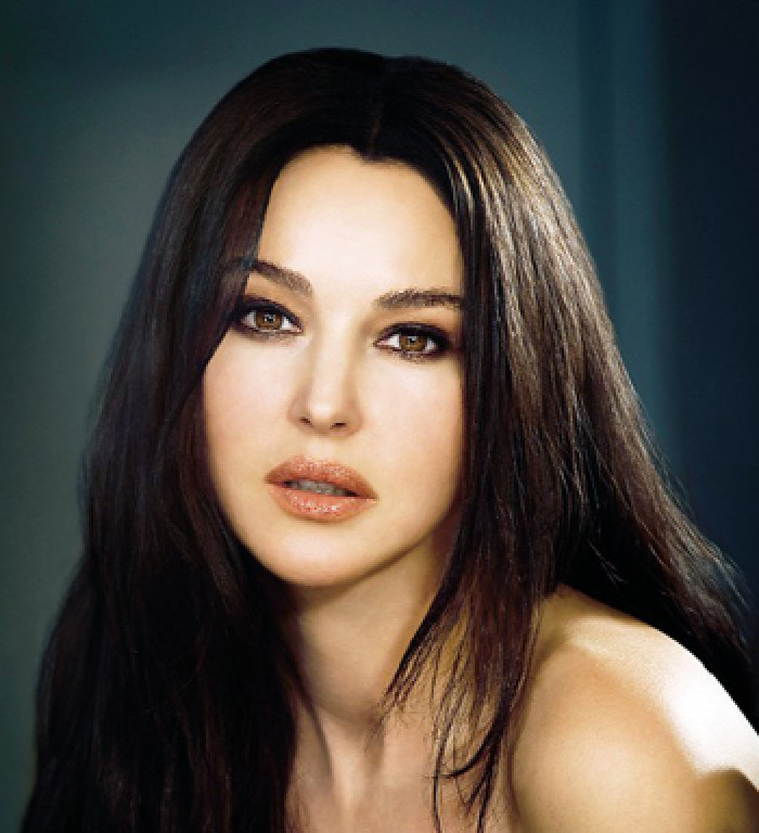 意大利女神息影10年，16岁女儿继承妩媚风情，被妈妈当成最大投资