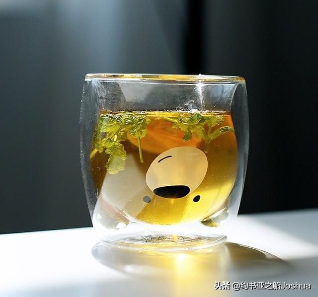 星巴克新品杯子也太好看了吧,星巴克最经典的一款杯子