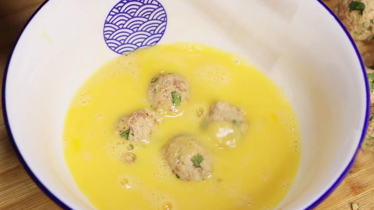 炸素丸子别只放面粉教你正确做法,炸丸子不要太粘锅