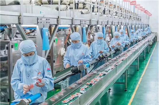 只有高中学历，凭借几毛钱辣条创收300亿，刘卫平到底有多狠？