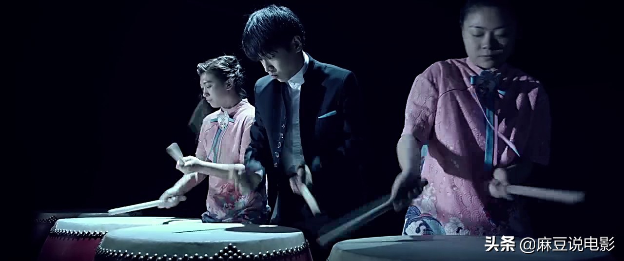 闪光少女二次元火了 (闪光少女音乐二次元)