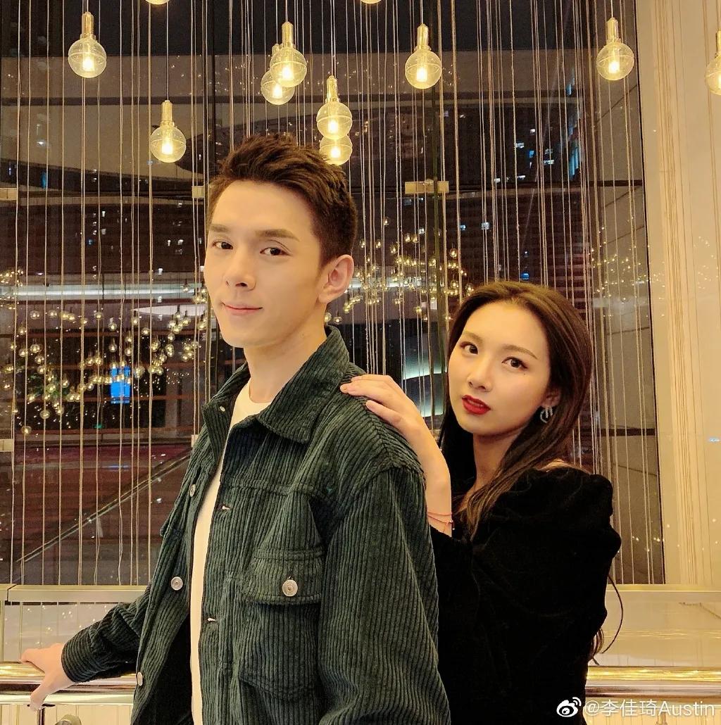 李佳琦被“女助理”给坑惨了：爱占便宜的年轻人，真的很掉价