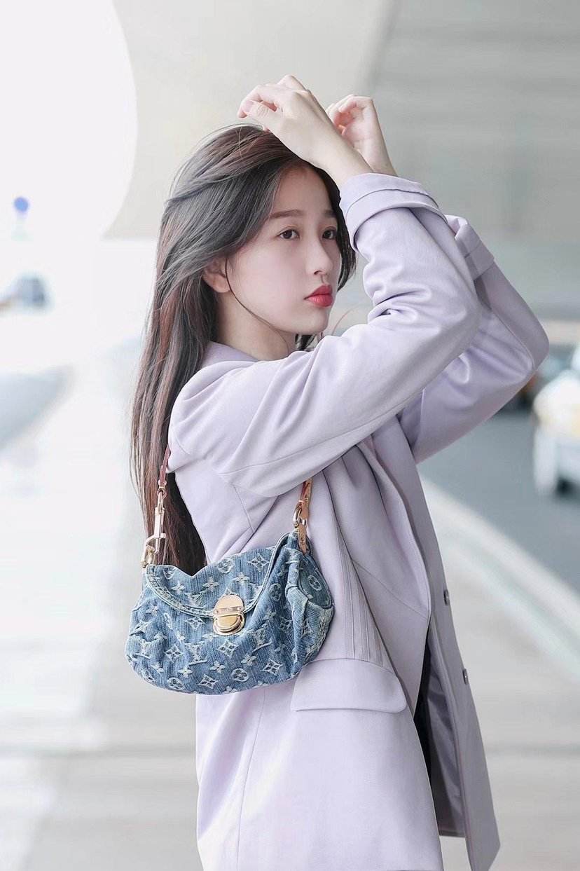 虞书欣朋友圈内容被卖是真的吗,虞书欣私下朋友圈